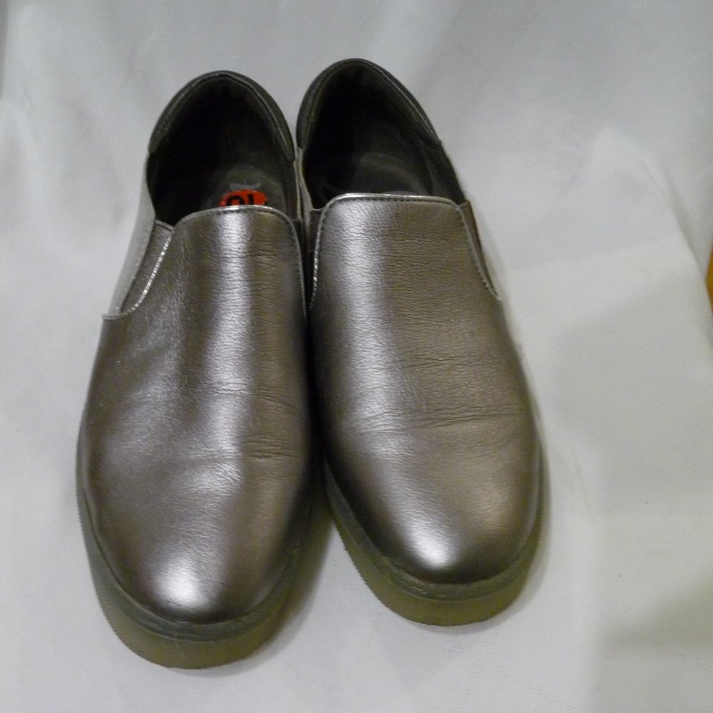 SAM EDELMAN MILES TRENDY SILVER  METALLIC PEWTER LEATHER  SLIP-ON SNEAKERS  10